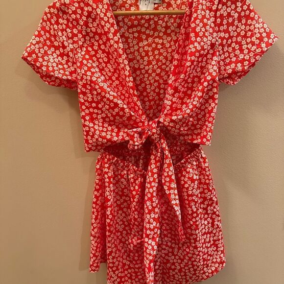 Princess Polly Women's Virgo Tie Front Short Sleev Romper sz2 - Picture 2 of 6